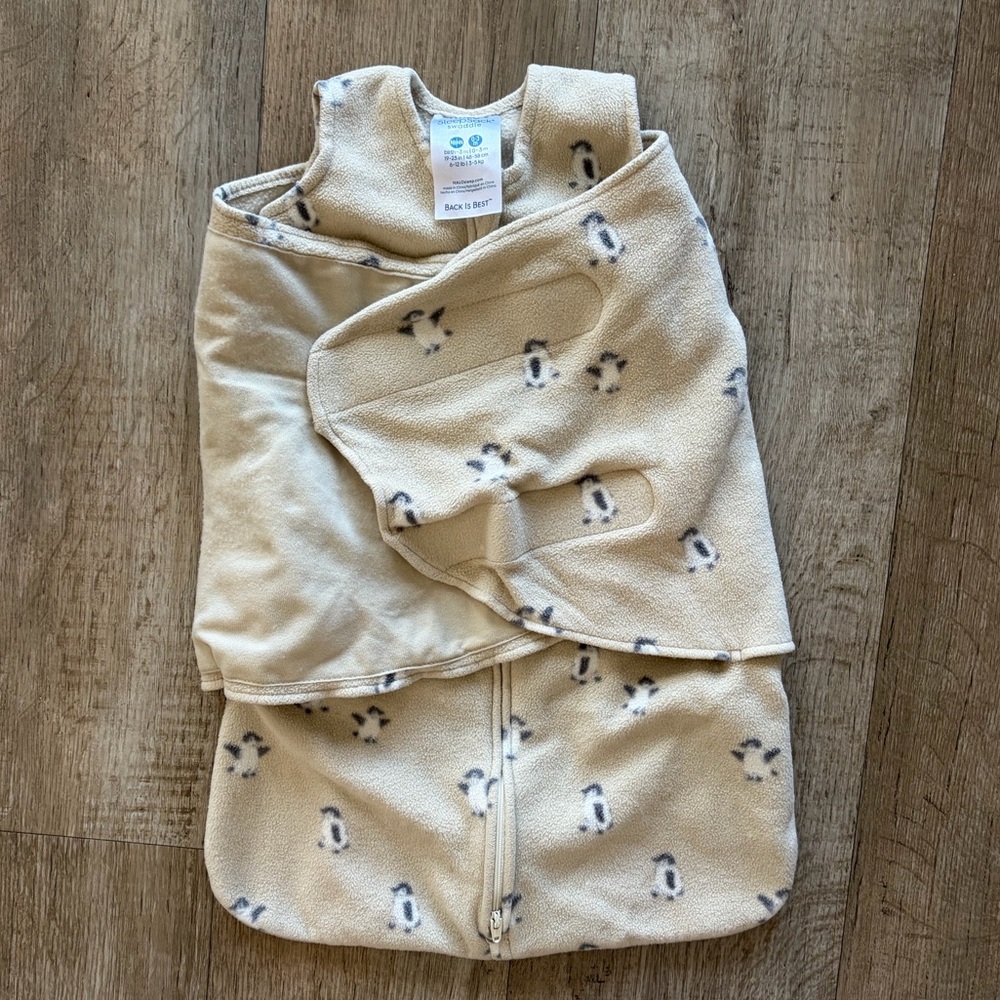 HALO swaddle fleece sleepsack- newborn/0-3 month size penguin pattern